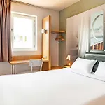 מלון Nantes Reze St Sebastien 2*