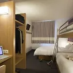 מלון Nantes Reze St Sebastien 2*