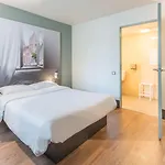 מלון Nantes Reze St Sebastien 2*
