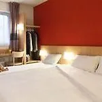 Nantes Reze St Sebastien מלון