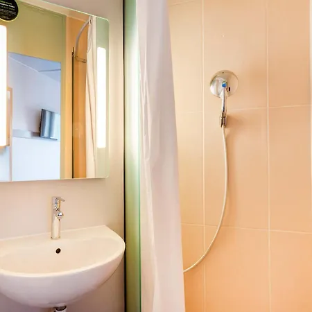 Hotel Nantes Reze St Sebastien 2*