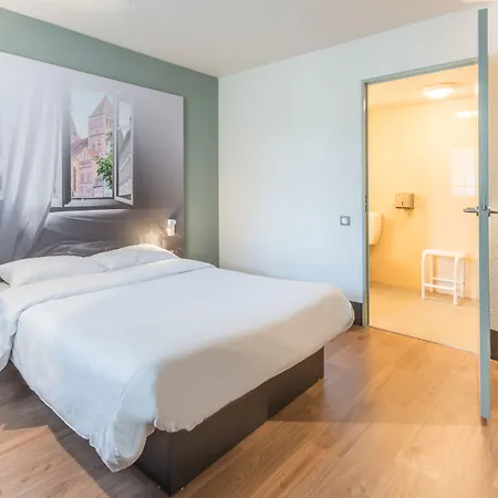 Szálloda Nantes Reze St Sebastien 2*