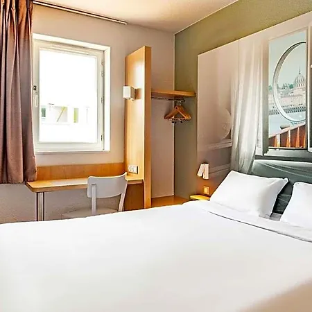 Nantes Reze St Sebastien 酒店