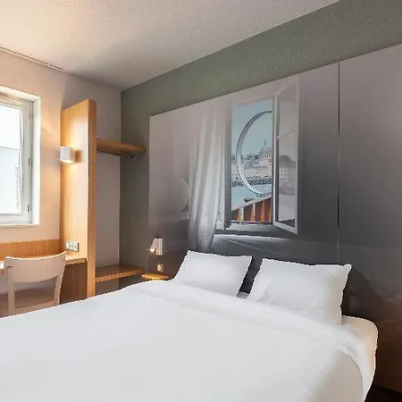 Nantes Reze St Sebastien Hotel