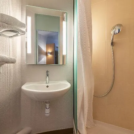 Hotel Nantes Rezé St Sébastien 2*