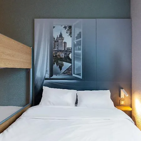 Nantes Reze St Sebastien Szálloda 2*
