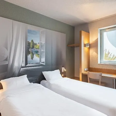 Nantes Reze St Sebastien Szálloda 2*